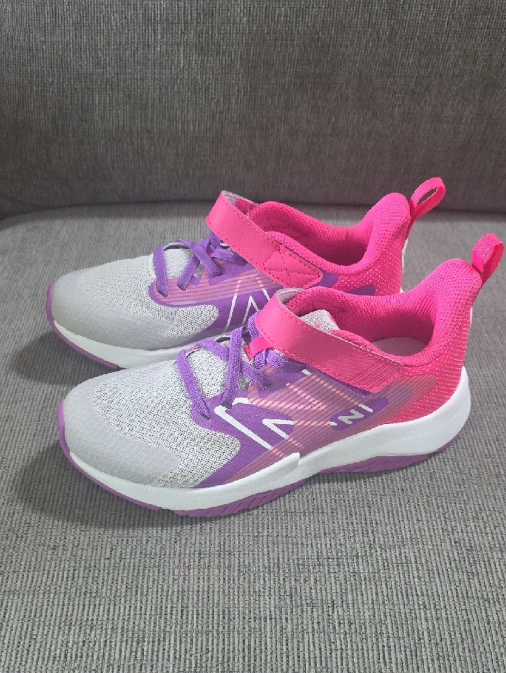 New Balance Girls Pink & Purple Rave Run v2 Bungee Lace With Strap Size 3Wide. - Picture 3 of 15